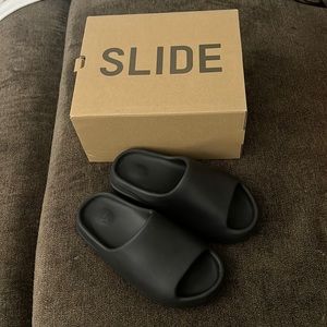 Yeezy Onyx Slides